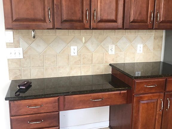 5th image of 2404 Red Birch Dr