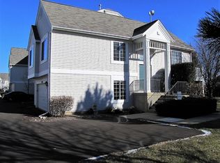 2419 Oakfield Ct, Aurora, IL 60503