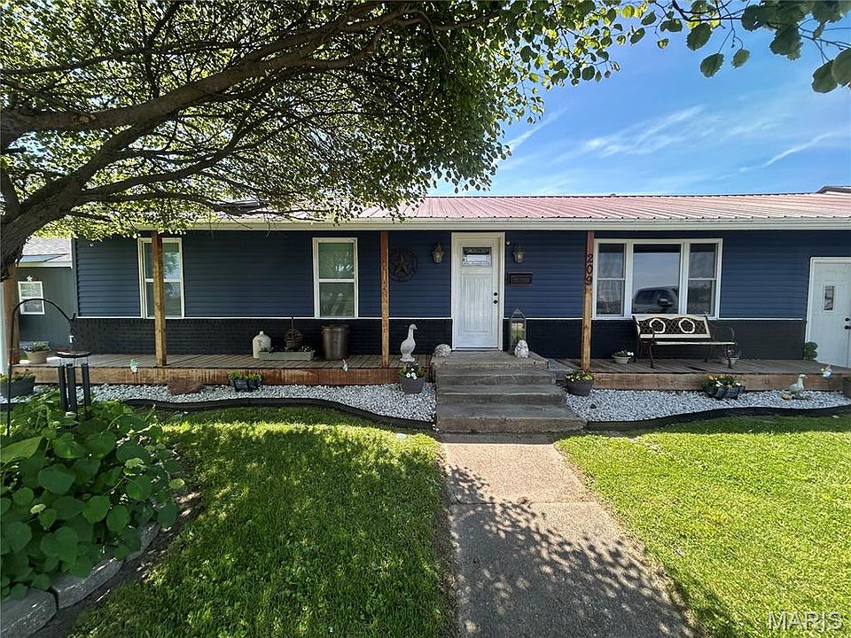1st image of 209 Bonfoy St