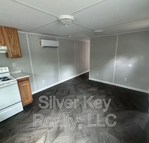 1004 S Jackson St #B10 — Photo 3