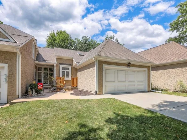 12538 Broadmoor St, Overland Park, KS 66209