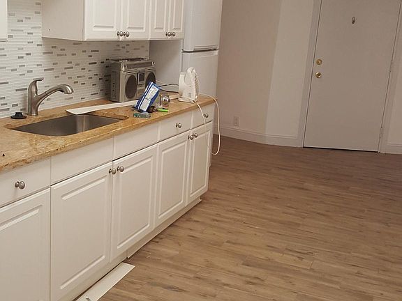 2nd image of 1900 Mount Vernon St Floor 2