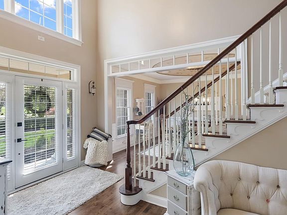 5th image of 11 Farm House Ln