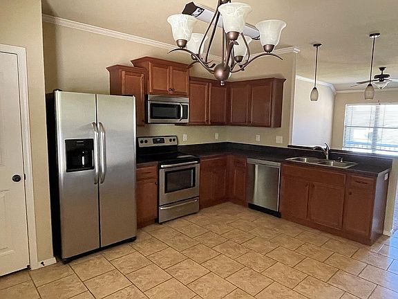 3rd image of 1314 Matehuala Blvd