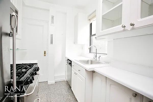 Rented by Keller Williams NYC | media 18