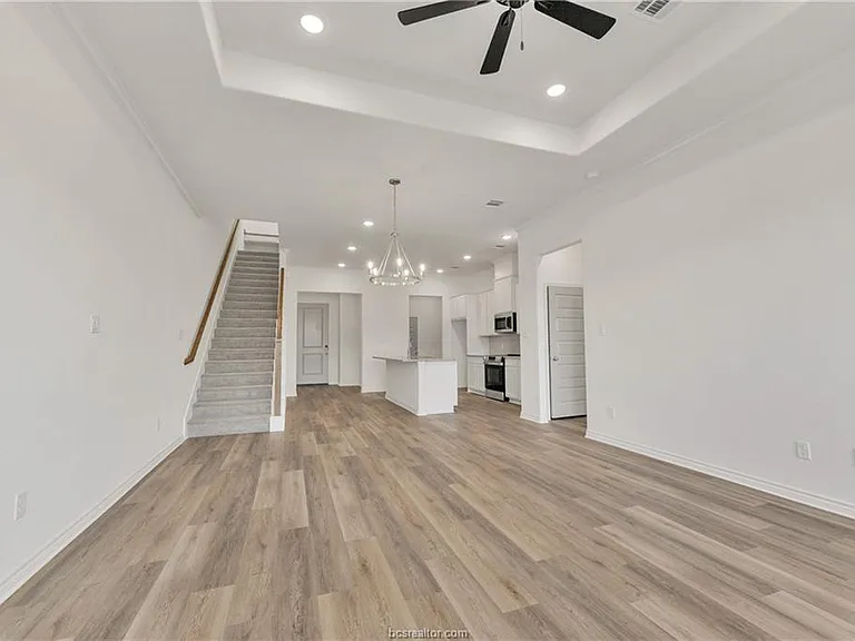 2547 Leyla Ln — Photo 11