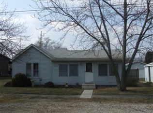 108 N Quincy Ave, Hebron, IN 46341