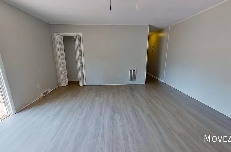 510 Wesley Ave — Photo 22