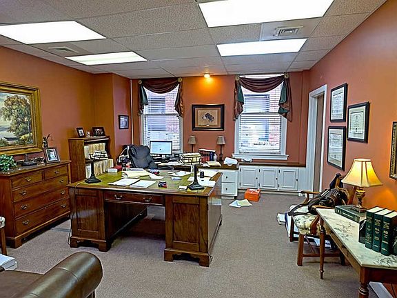 5th image of 105 West Side Sq