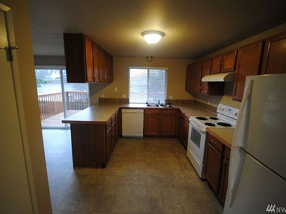 3rd image of 7825 S Sheridan Ave