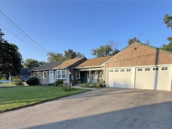 2nd image of 4 Norton Dr