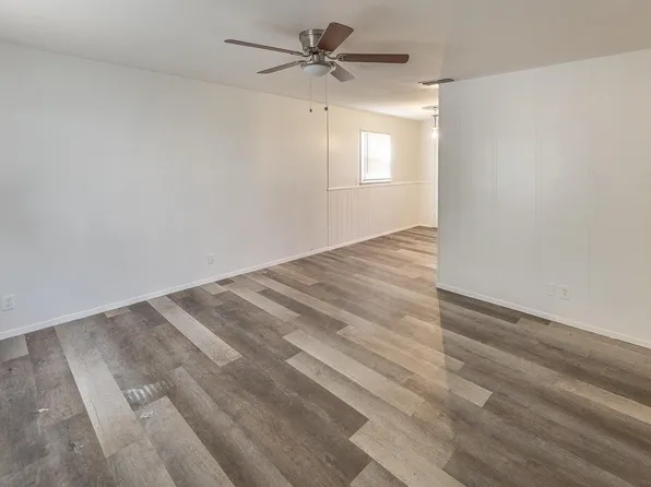 1030 W Dickens St, Slaton, TX 79364