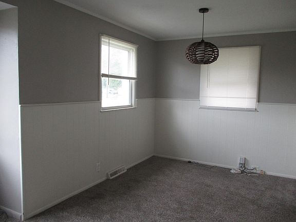 Sunlight Dining Rm.