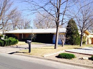 708 Twin Diamond Rd, Roswell, NM 88201