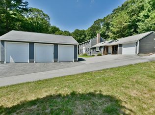 15 Douglas Rd, Webster, MA 01570