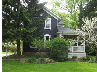 246 S Franklin St, Chagrin Falls, OH 44022