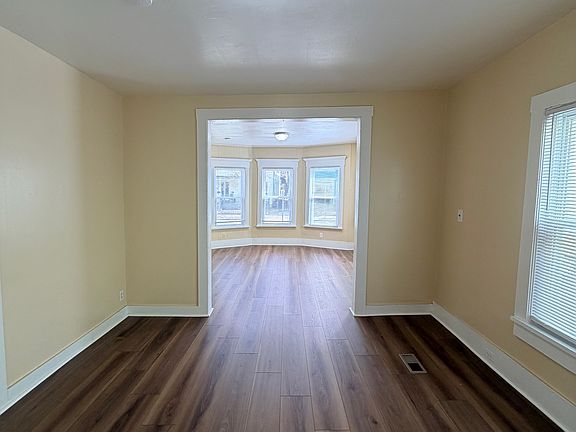 3rd image of 722 Winchester Ave #1