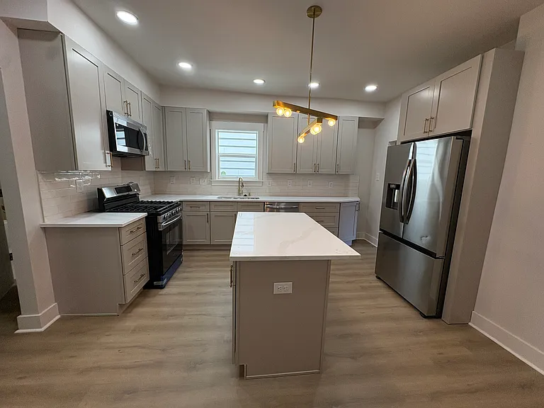 606 N 23rd St — Photo 9