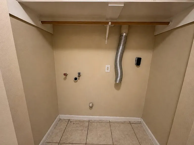 615 Cole St — Photo 16