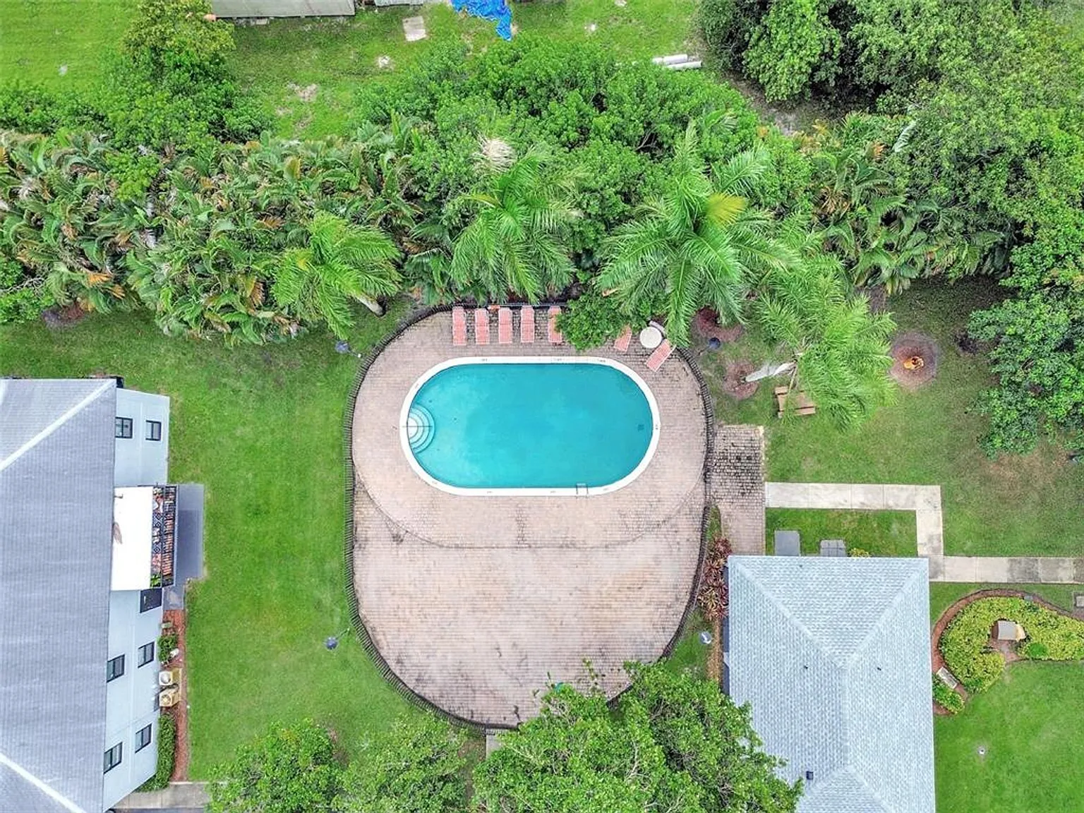 Colonial Village - 7550 Stirling Rd — Photo 3
