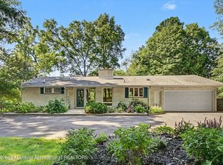 4811 Delta River Dr, Lansing, MI 48906