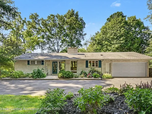 4811 Delta River Dr, Lansing, MI 48906