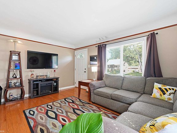 4th image of 1308 Donald Ave