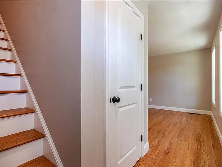 81 Cadora Ave — Photo 14