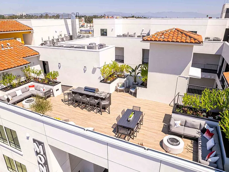 Montecito Lofts — Photo 8