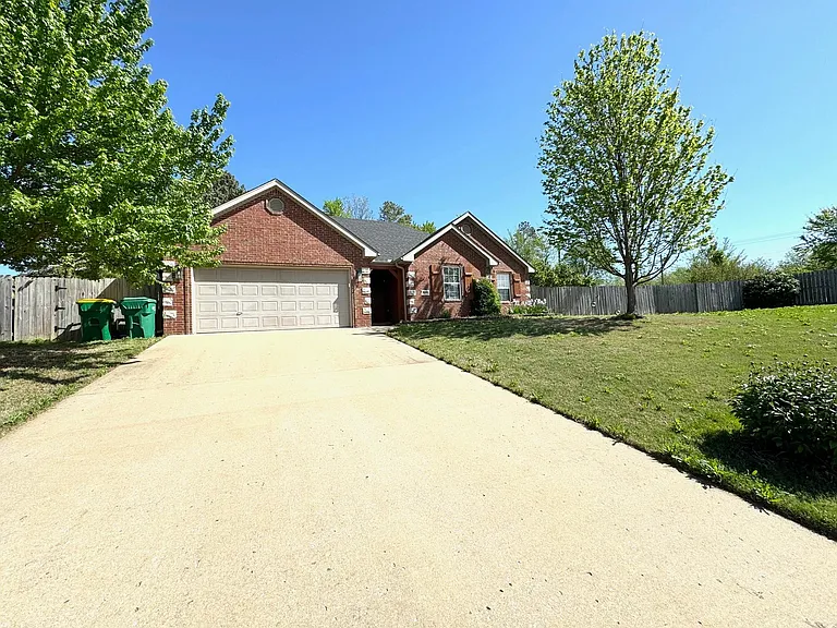 1300 Yorkshire Dr — Photo 20