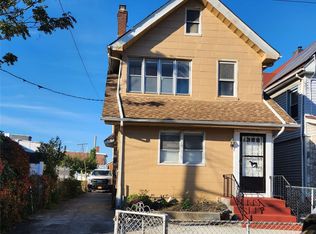 9136 184th St, Hollis, NY 11423