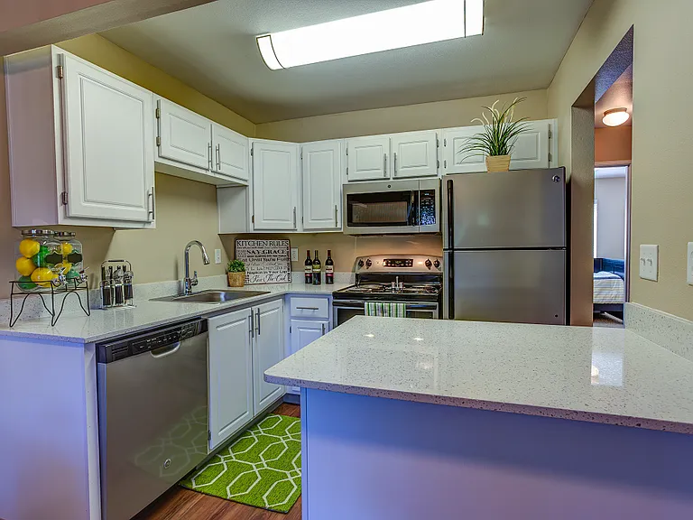 Commons at Hawthorn Village Apartments — Photo 10