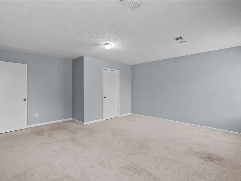 4915 Stone Harbor Dr — Photo 30
