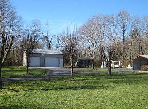 2nd image of 18066 Henderson Rd