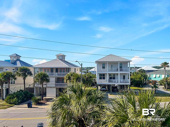 3rd image of 1469 W Lagoon Ave