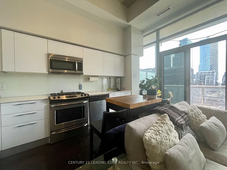 399 Adelaide St W #Penthouse 1008 — Photo 4