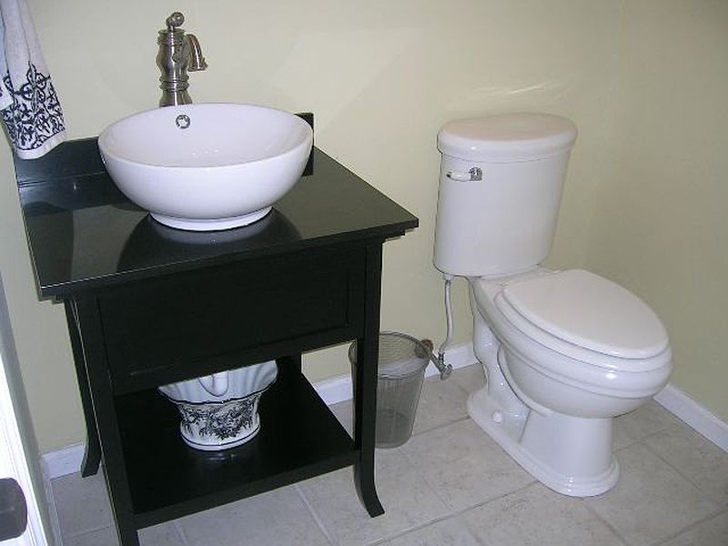 4th image of 8 WELLS ESTATE Court