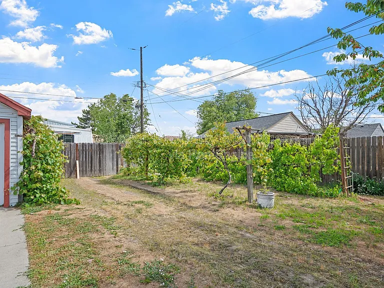 112 W Amherst Ct — Photo 24