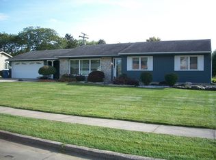 413 Duryea Dr, Auburn, IN 46706