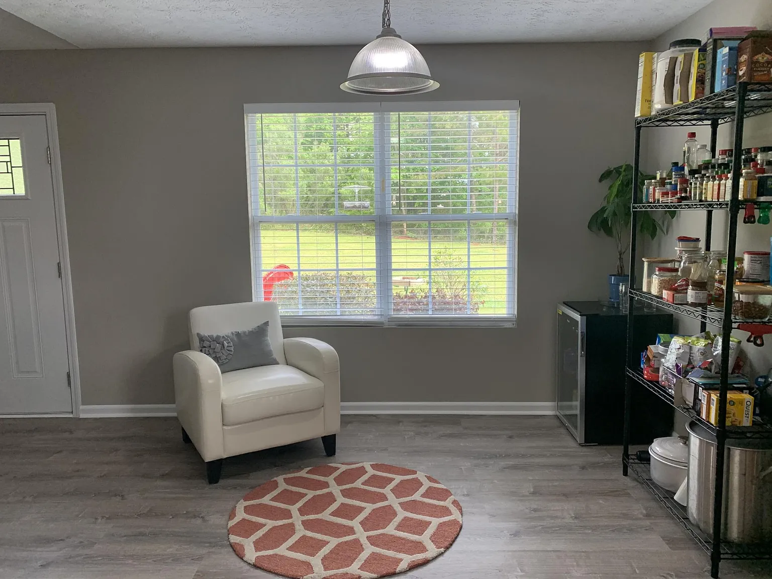 3 bed, 1564 sqft, $2,300 — Photo 4