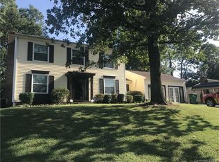 6553 Rocklake Dr, Charlotte, NC 28214