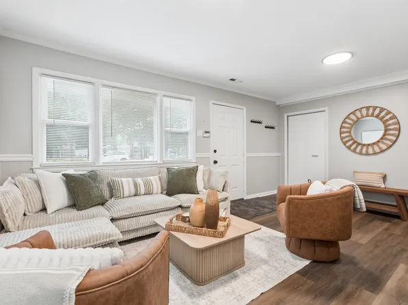 1453 Oakcrest Dr, Hampton, VA 23663