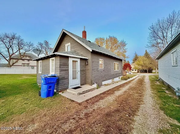 404 N Commercial St, Clark, SD 57225