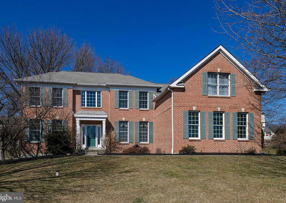 1st image of 827 Dover Court Pl