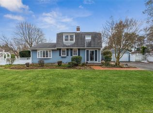 16 8th Street Carle Place Road, Carle Place, NY 11514