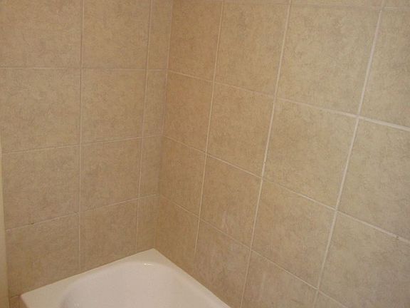 5th image of 901 Westway St