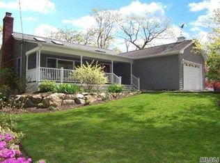 9 Walnut Ave, Setauket, NY 11733