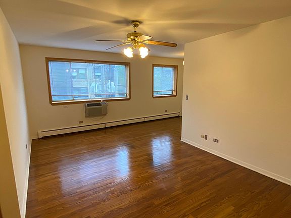 2nd image of 531 W Deming Pl #482362b5a