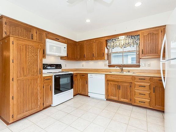 5th image of 9740 Nieman Pl