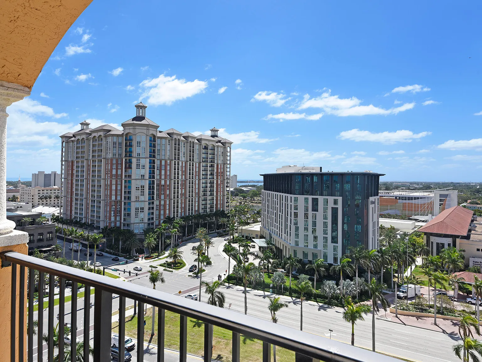 2 bed, 2.0 bath, 1025 sqft, $3,100 — Photo 2